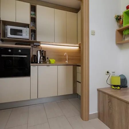 Apartment Seaside Apartments With A Swimming Pool Zavode, Omis - 1021 Lokva Rogoznica