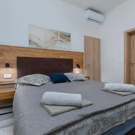 Seaside Apartments With A Swimming Pool Zavode, Omis - 1021 Lokva Rogoznica